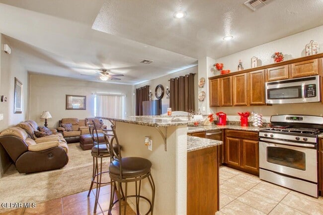 Building Photo - 14444 Jacinto Ramos Ave