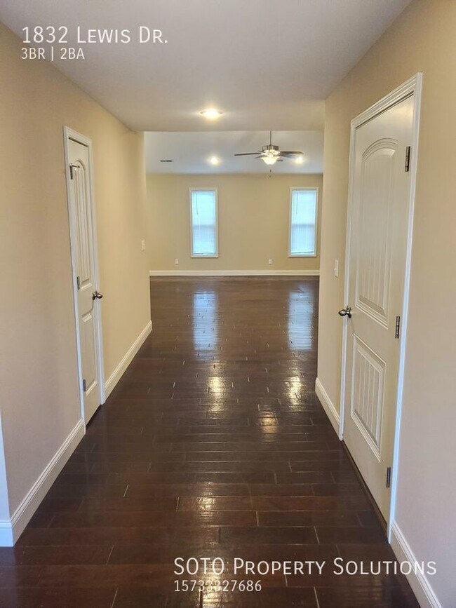 Building Photo - 3 BD / 2 BA Duplex