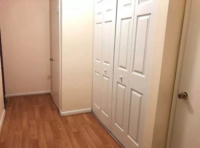 Building Photo - 1927 Fort Monroe Ct