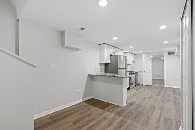 Building Photo - 236 Callan Ave Unit G