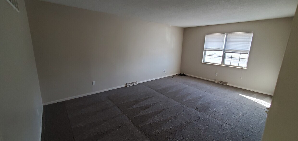 Living Space #1 - 16713 Bel Ray Blvd