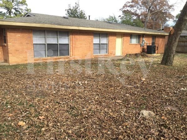 Building Photo - 7000 Meadowbrook Dr