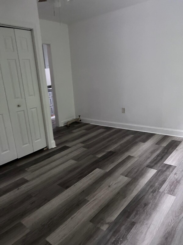 Building Photo - 400 N Woodstock Rd