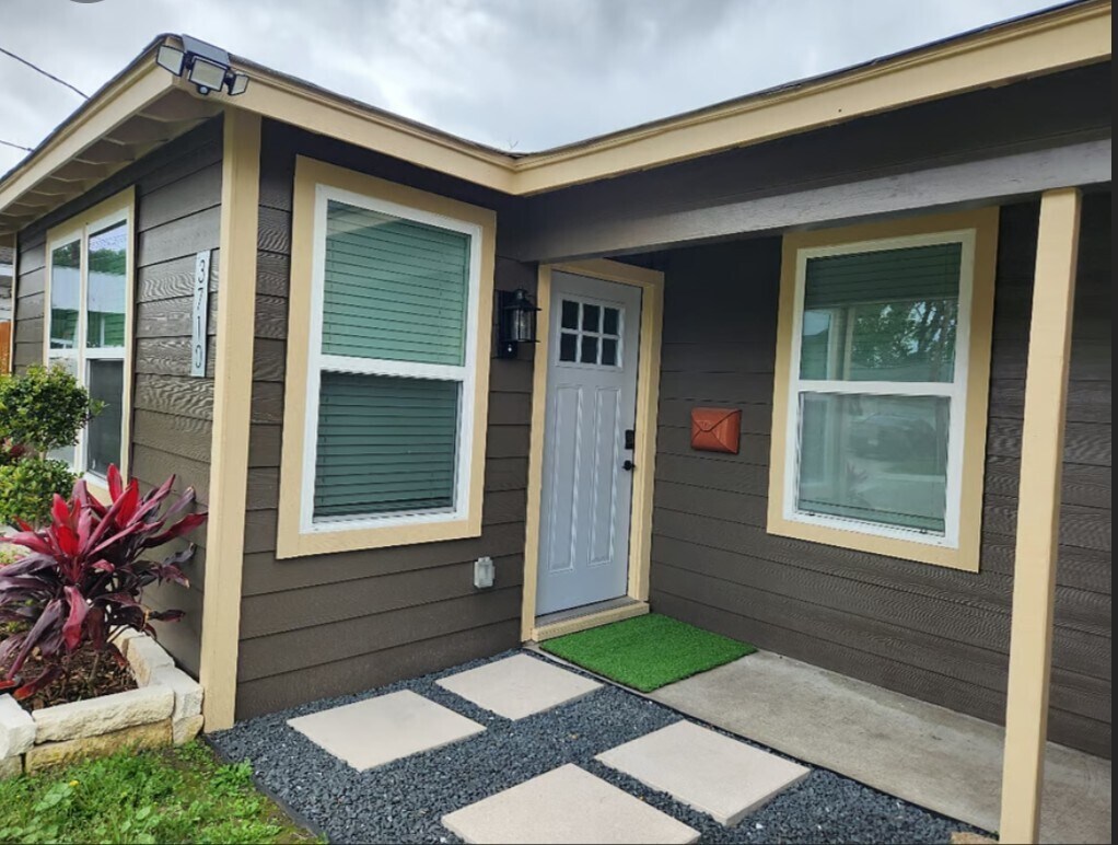 Foto principal - 3710 Dreyfus St