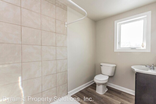 Building Photo - 2 br, 1 bath House - 410 5th St