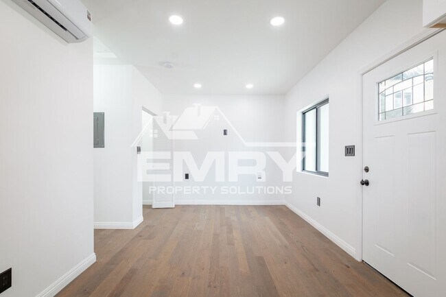 Foto del edificio - 9135 Arrington Ave