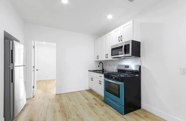 Foto del edificio - 15-11 Cooper Ave