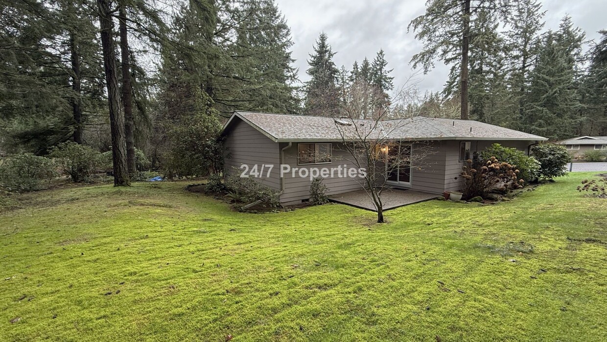 Foto principal - Charming 3BD | 1.5BA - **Lake Oswego**