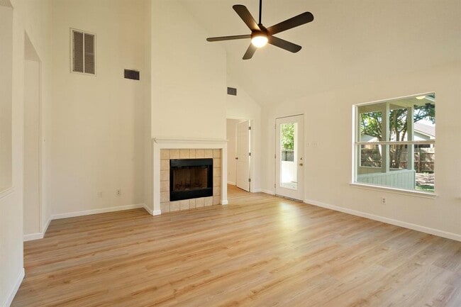 Building Photo - 1201 Marigold Way