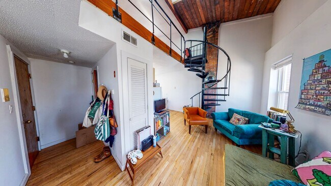 Foto del edificio - Renovated Loft in Historic East Rock Building | Vaulted Ceilings | Steps to Yale SOM