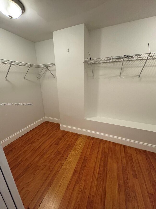 Building Photo - 1300 NE Miami Gardens Dr