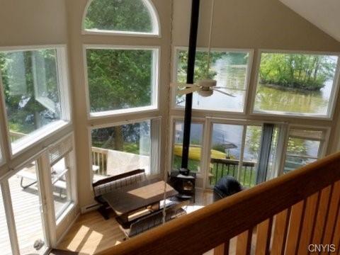 Foto del edificio - 718 Pine Tree Ln