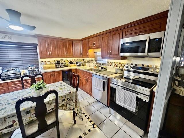 Foto del edificio - 325 Lone Pine Ln