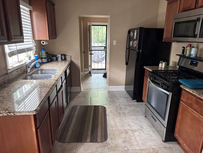 Foto del edificio - 24 S Alicia Dr