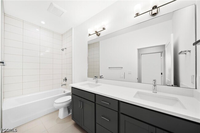 Foto del edificio - 13104 Georges Cay Pl