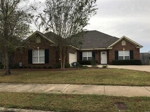 Building Photo - 8824 Alderwood Way