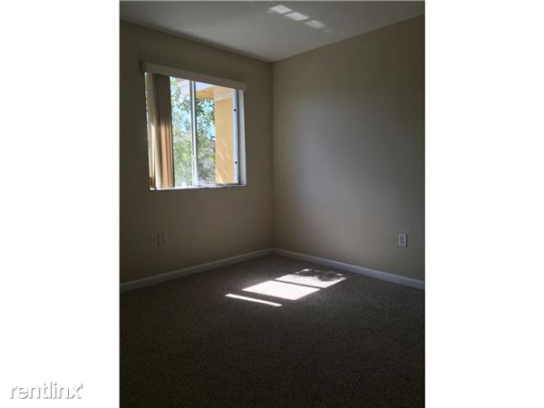 Building Photo - 1601 SE 24th Ct