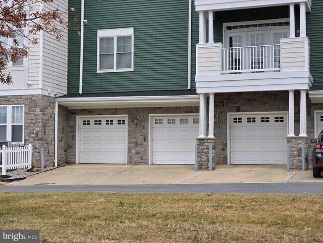 Foto del edificio - 13901 Belle Chasse Blvd