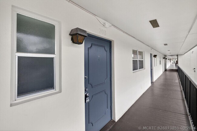 Building Photo - 7925 S Colony Cir