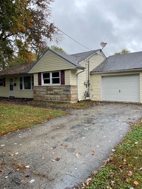 Foto del edificio - 9215 ARISTIDES DR