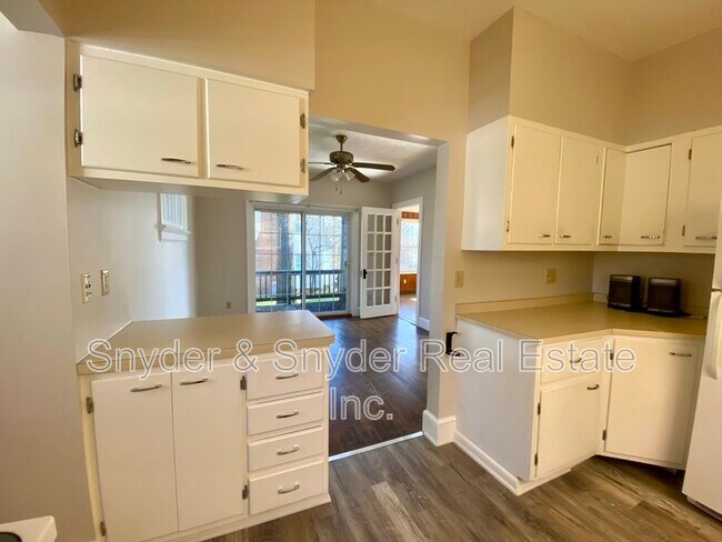 Foto del edificio - 623 Doris Ave