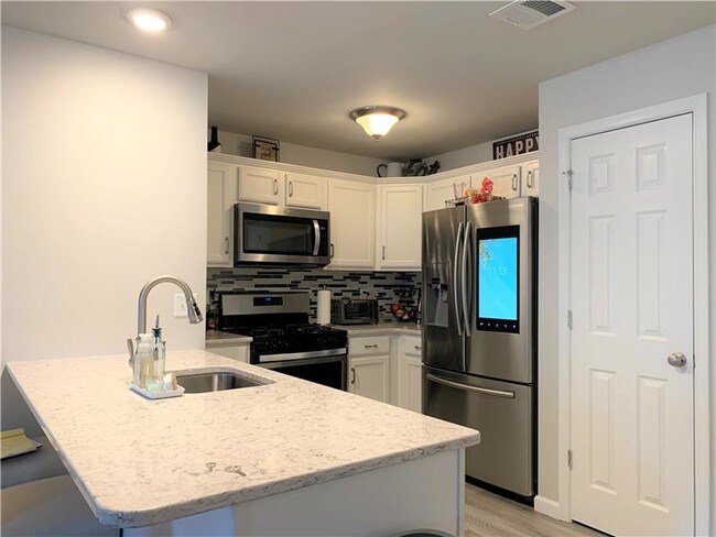 Building Photo - 3061 Davenport Way