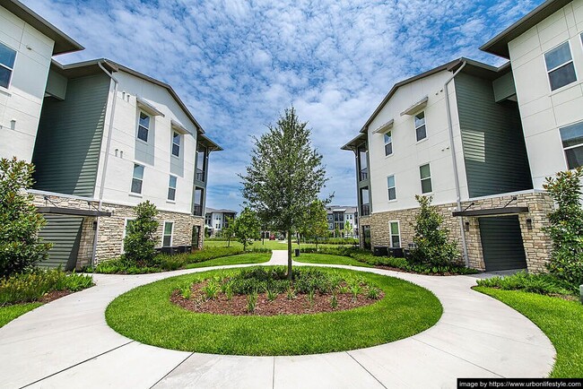 Building Photo - 9264 Moss Preserve Pkwy