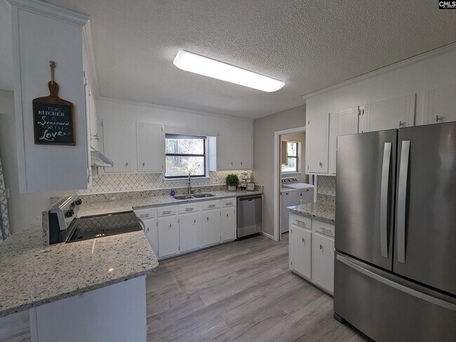 Building Photo - 404 Fox Squirrel Rd