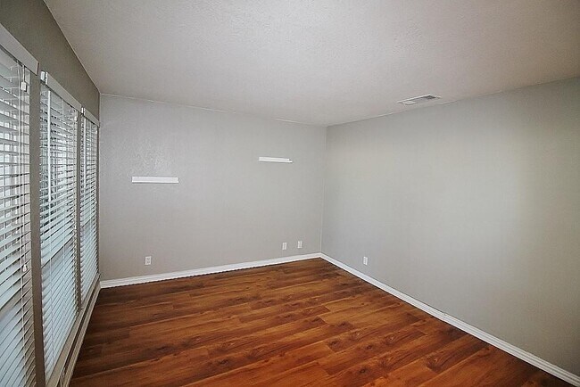 Building Photo - 18240 Midway Rd