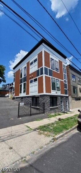 Building Photo - 30 Wheeler St