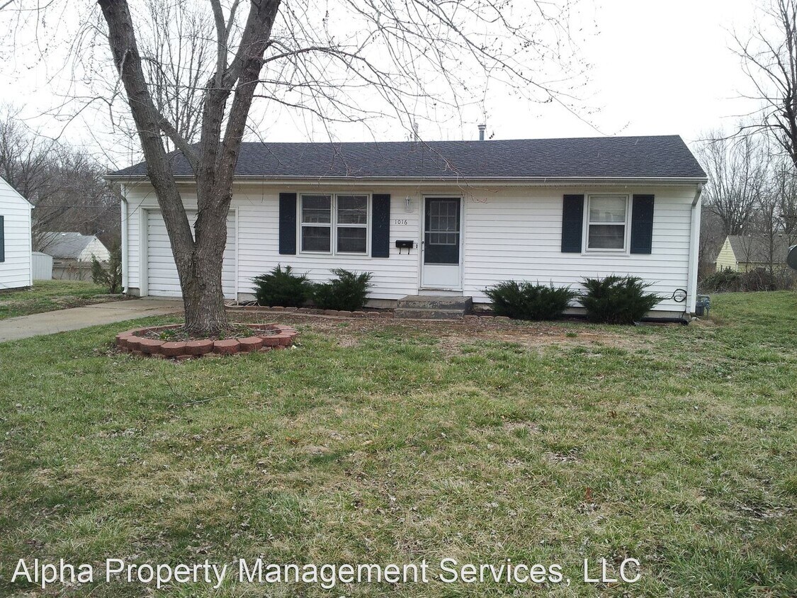 2 br, 1 bath House 1016 Christopher St House for Rent in