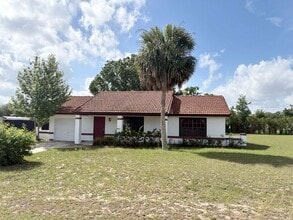 Building Photo - 310 Oak Lane Pass