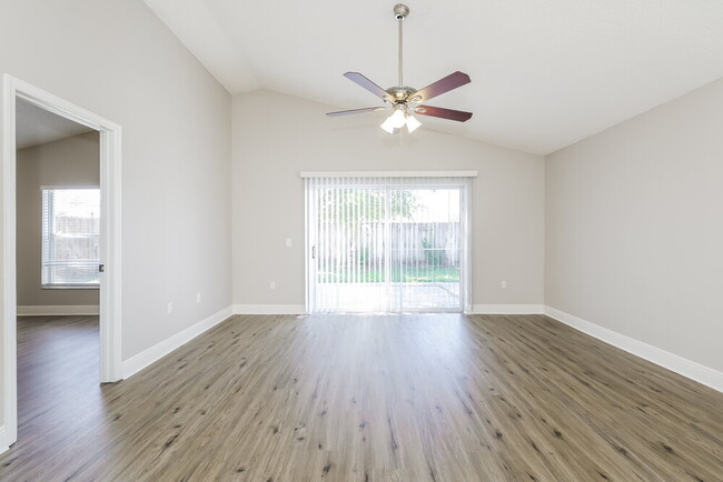 Building Photo - 2126 Jessa Dr
