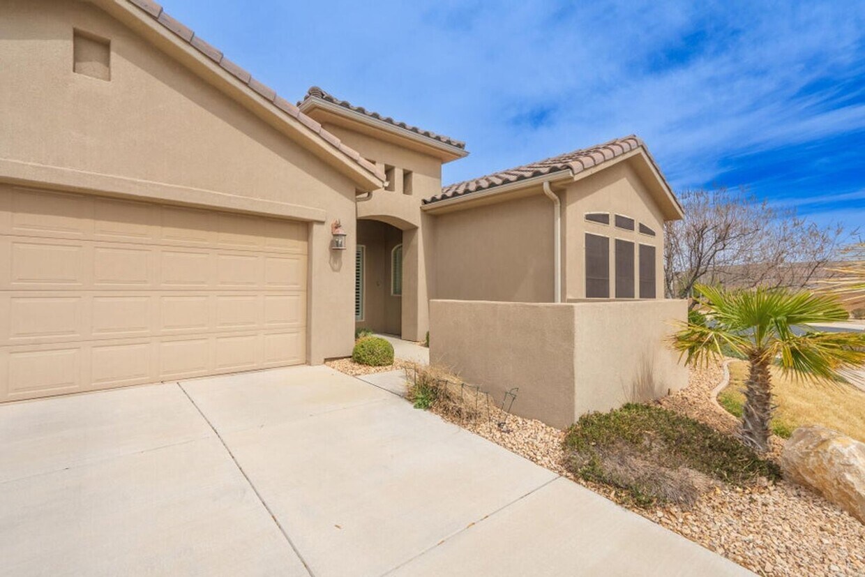 Foto principal - Bright & Beautiful 2 Bedroom Home in Sun R...