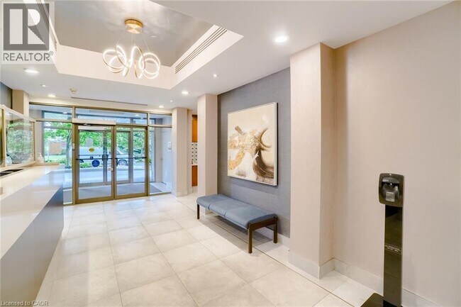 Photo du bâtiment - 1720 Eglinton Ave E