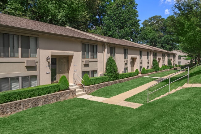 301a4546 - The Grand Apartments