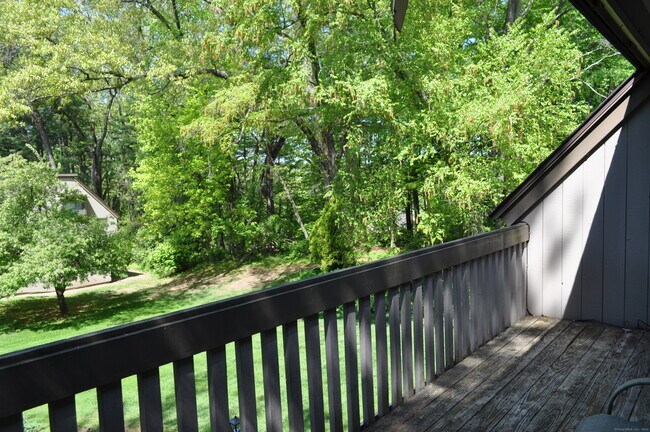 Foto del edificio - 51 Great Meadow Ln