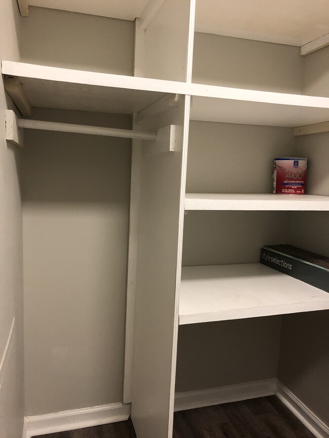 Laundry storage - 4055 Redgate Ct