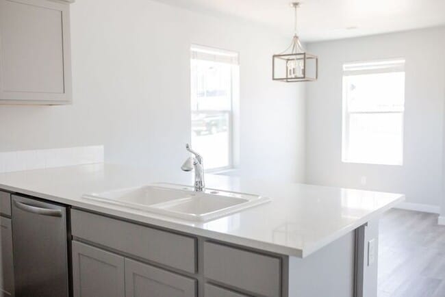 Building Photo - Townhomes at Jericho