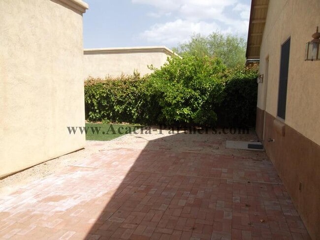 Building Photo - Four Bedroom/Three Bath home in Civano!