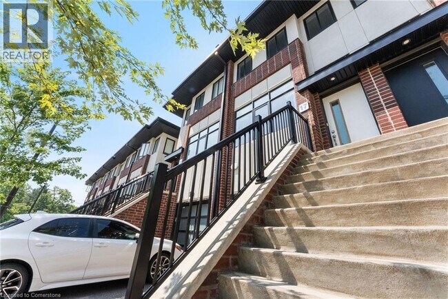 Building Photo - 17 Mulhollard Ln