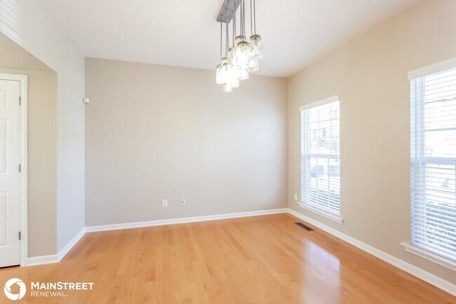 Building Photo - 422 Laurel Hills Dr, Mount Juliet, TN 37122