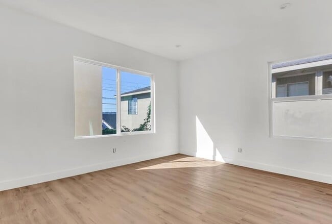 Foto del edificio - 3918 W 28th St