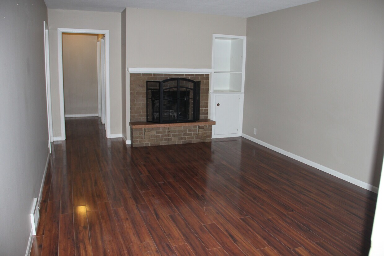 Living Room as you enter the front door - 3519 Aquila Ave S