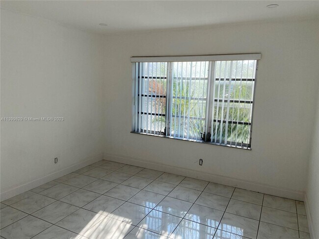 Foto del edificio - 2009 Monroe St