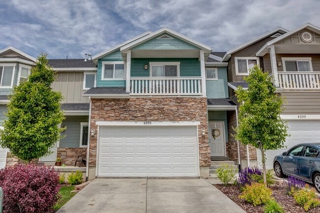 Building Photo - 4253 Cresthaven Ln