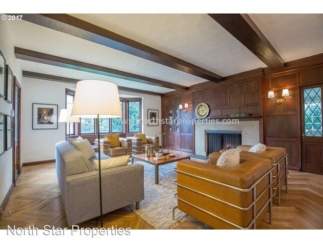 Building Photo - 4465 SW Greenleaf Dr