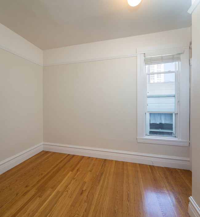 Building Photo - 1534 Taylor St