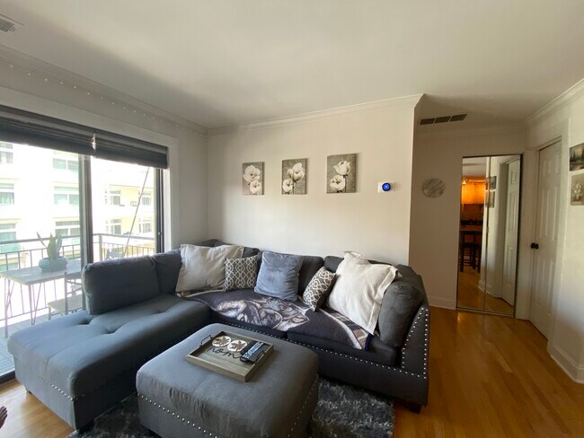 Foto del edificio - 4144 N Sheridan Rd