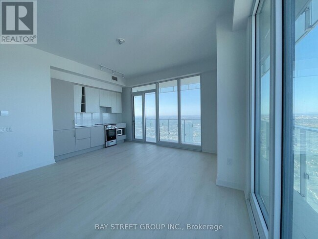 Building Photo - 3900-3900 Confederation Pkwy